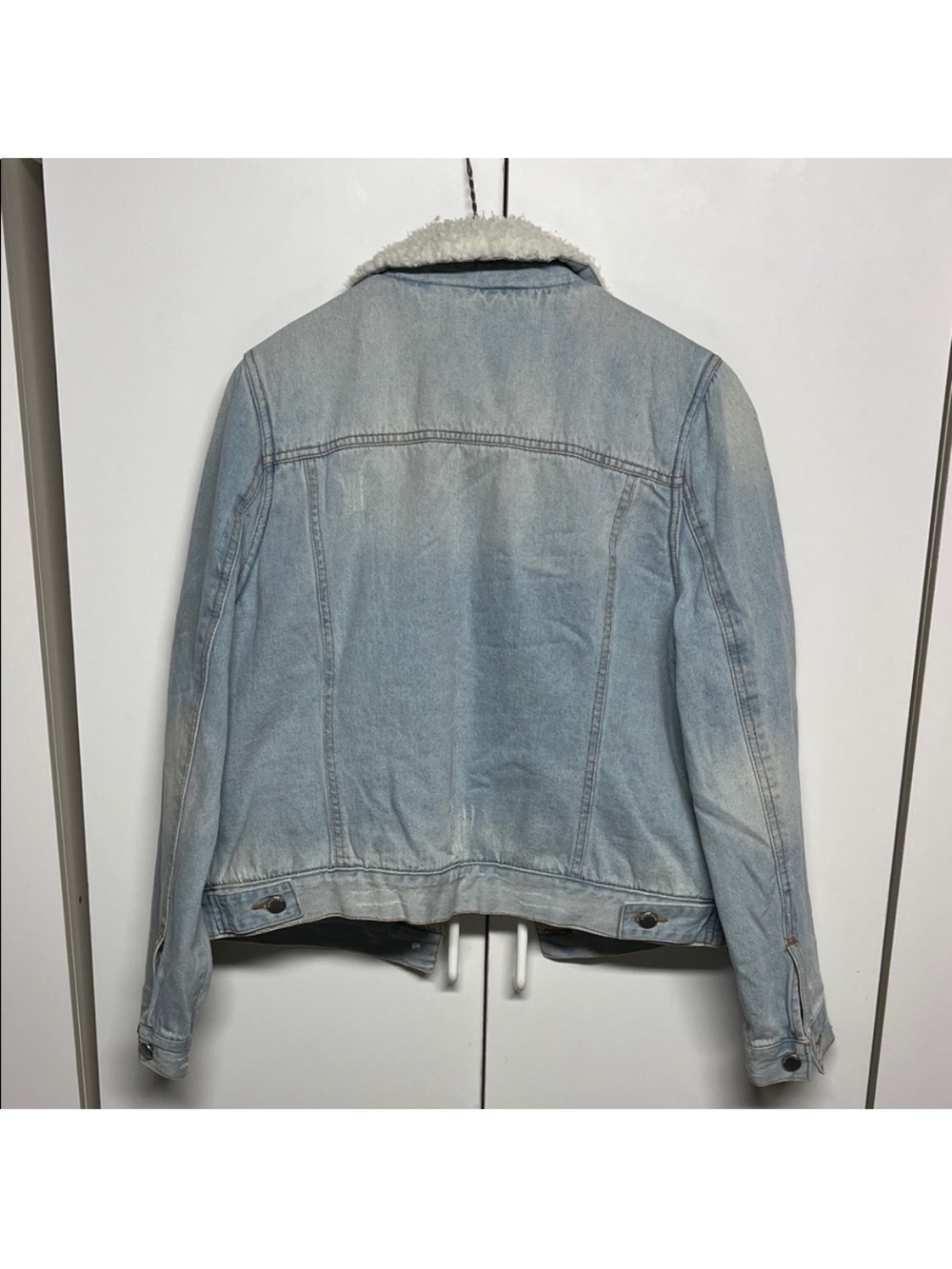 Ashley by 26 Vintage Charm Sherpa Denim Jacket Light Wash XL - Picture 2 of 8